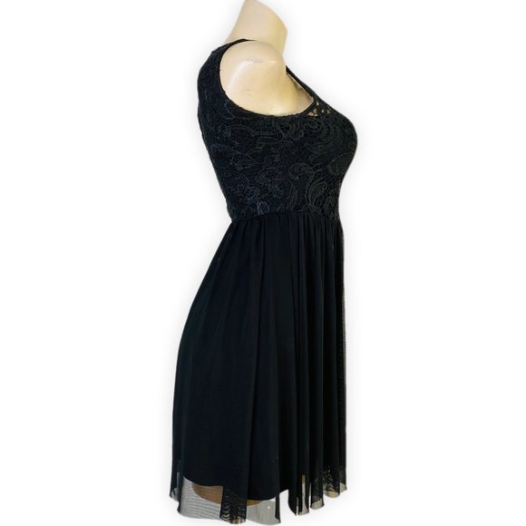 Black Embroidered Tulle Lace Dress - Picture 5 of 10